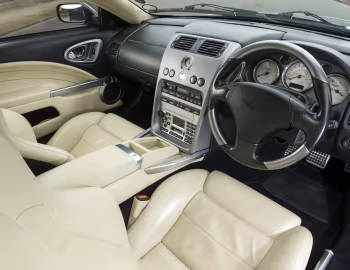 Panel frontal Aston Martin V12 Vanquish [UK-spec] '2001–06