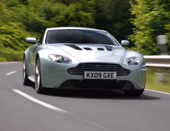 Aston Martin V12 Vantage [UK-spec] '07.2009–05.2013