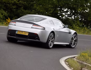 Aston Martin V12 Vantage [UK-spec] '07.2009–05.2013