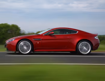 Aston Martin V12 Vantage [UK-spec] '07.2009–05.2013