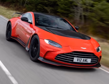 Aston Martin V12 Vantage [UK-spec] '2022–pr.