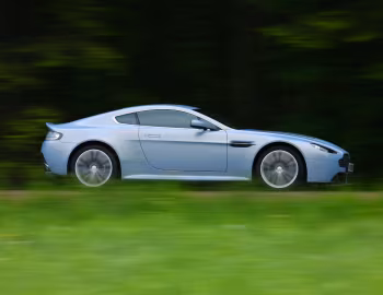 Aston Martin V12 Vantage [Worldwide] '2009–13