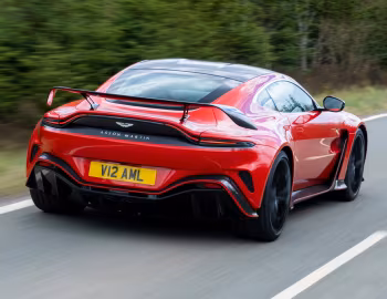 Aston Martin V12 Vantage [UK-spec] '2022–pr.