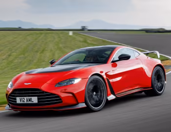 Aston Martin V12 Vantage [UK-spec] '2022–pr.