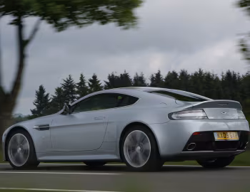 Aston Martin V12 Vantage [UK-spec] '07.2009–05.2013