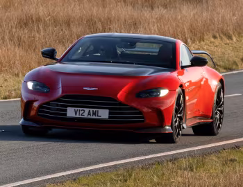 Aston Martin V12 Vantage [UK-spec] '2022–pr.