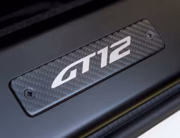 Aston Martin V12 Vantage "GT12" [UK-spec] '2015