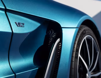 Aston Martin V12 Vantage Roadster [Worldwide] '2022–pr.