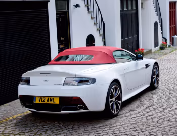 Aston Martin V12 Vantage Roadster '2012–13