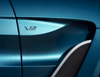Aston Martin V12 Vantage Roadster [Worldwide] '2022–pr.