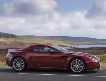 Aston Martin V12 Vantage S Roadster [UK-spec] '2014–17