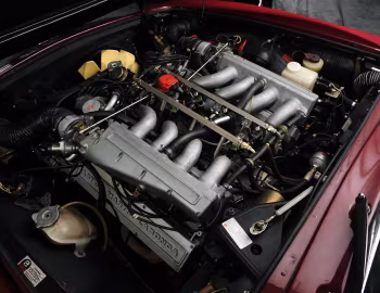 Sous la capuche Aston Martin V8 Volante [Worldwide] (Series II) '01.1986–89