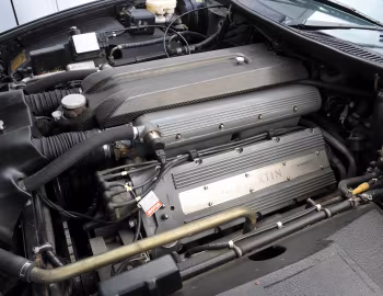 Sous la capuche Aston Martin V8 Coupe '1996–99