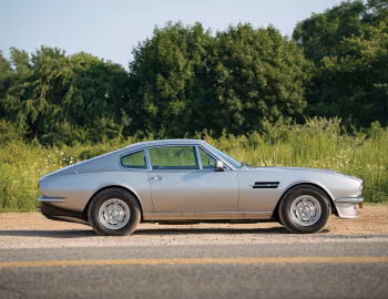 Aston Martin V8 [UK-spec] (Series II) '05.1972–07.1973