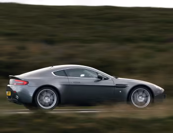Aston Martin V8 Vantage [UK-spec] '2005–08