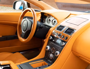 Intérieur Aston Martin V8 Vantage "V8 Vantage Race Collection 007 of 007" (#1/7) '2010