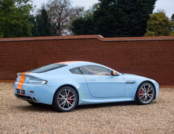 Aston Martin V8 Vantage "V8 Vantage Race Collection 007 of 007" (#3/7) '2010