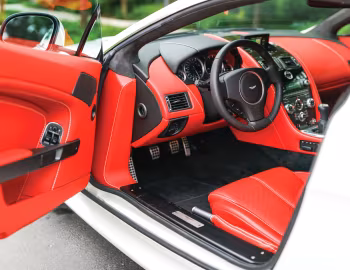 Intérieur 2013–17 Aston Martin V8 Vantage [North America] '2012–17