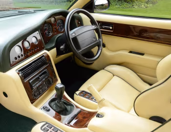 Intérieur Aston Martin V8 Vantage [UK-spec] '1993–99