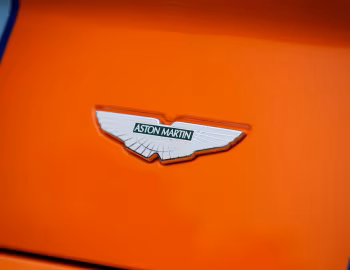 Logo Aston Martin V8 Vantage "V8 Vantage Race Collection 007 of 007" (#3/7) '2010