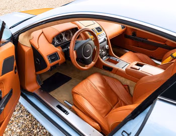 Intérieur Aston Martin V8 Vantage "V8 Vantage Race Collection 007 of 007" (#3/7) '2010