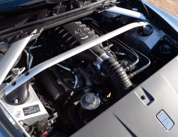 Sous la capuche 2015–17 Aston Martin V8 Vantage GT [North America] '2014–17