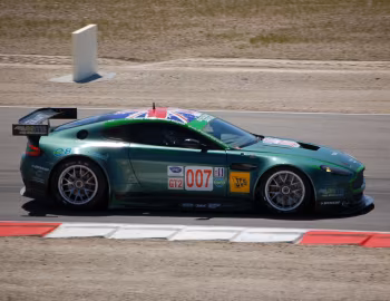Aston Martin V8 Vantage GT2 '2008–10