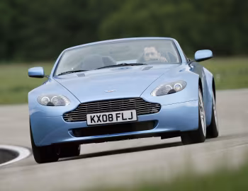 Aston Martin V8 Vantage Roadster '2008–12