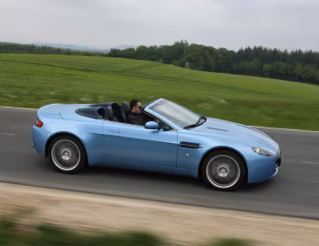 Aston Martin V8 Vantage Roadster '2008–12