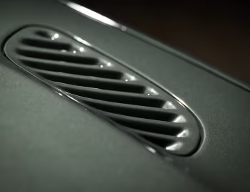 Aston Martin V8 Vantage V550 [UK-spec] '1993–99