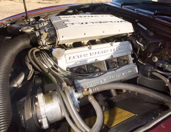 Bajo el capó 1980–85 Aston Martin V8 Volante [North America] (Series I) '1979–85