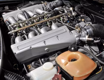 Sous la capuche Aston Martin V8 Volante Zagato [UK-spec] '1988–90