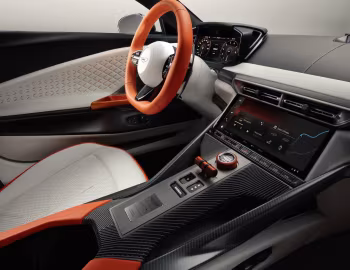 Інтер'єр Aston Martin Valen '2027
