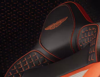 Інтер'єр Aston Martin Valen '2027