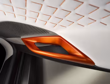 Интерьер Aston Martin Valen '2027
