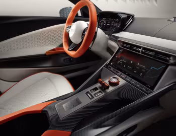 Интерьер Aston Martin Valen '2027
