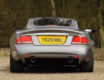 Aston Martin V12 Vanquish [UK-spec] '2001–06