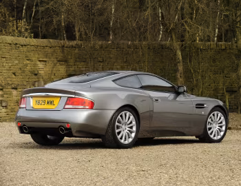 Aston Martin V12 Vanquish [UK-spec] '2001–06