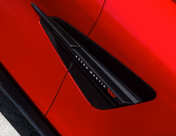 Aston Martin Vanquish [UK-spec] '2024–pr.