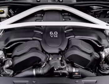 Sous la capuche Aston Martin Vanquish S [UK-spec] '2016–18