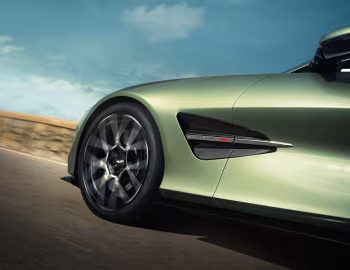 Aston Martin Vanquish Volante [Worldwide] '2025–pr.