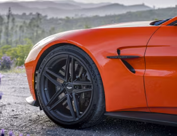 2025–pr. Aston Martin Vantage [North America] '2024–pr.