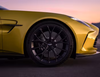 Aston Martin Vantage [Worldwide] '2024–pr.