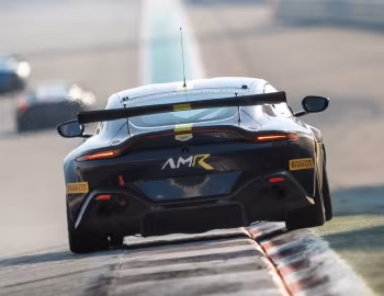 Aston Martin Vantage GT4 '2018–24