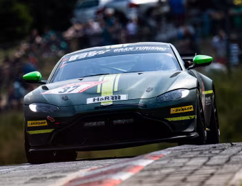 Aston Martin Vantage GT4 '2018–24