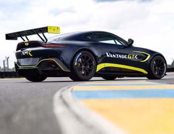 Aston Martin Vantage GT4 '2018–24