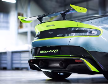 Aston Martin Vantage GT8 '2016–17