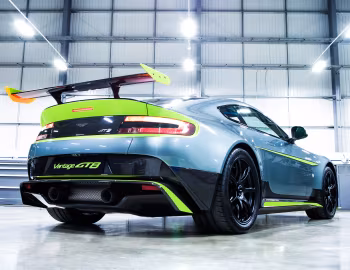 Aston Martin Vantage GT8 '2016–17