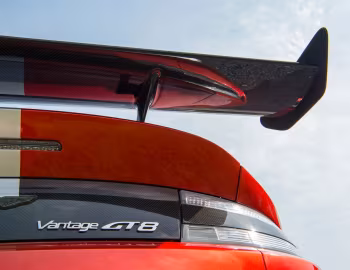 Aston Martin Vantage GT8 [UK-spec] '2016–17