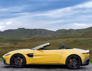 2021–25 Aston Martin Vantage Roadster [North America] '2020–25